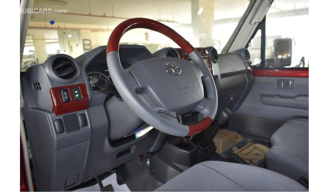 Toyota Land Cruiser Pick Up 79 SC 4.5L TURBODIESEL MT