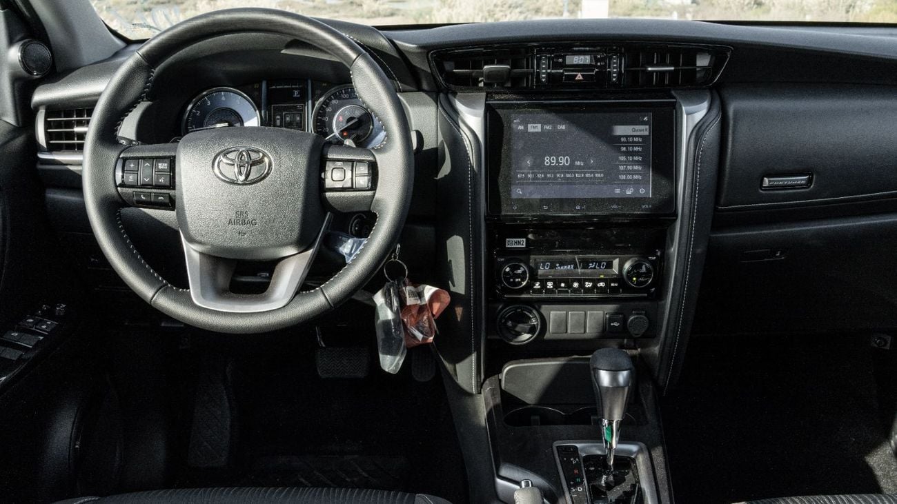 تويوتا فورتونر 2026 Toyota Fortuner VX 4.0L AT Petrol (Black-Black)