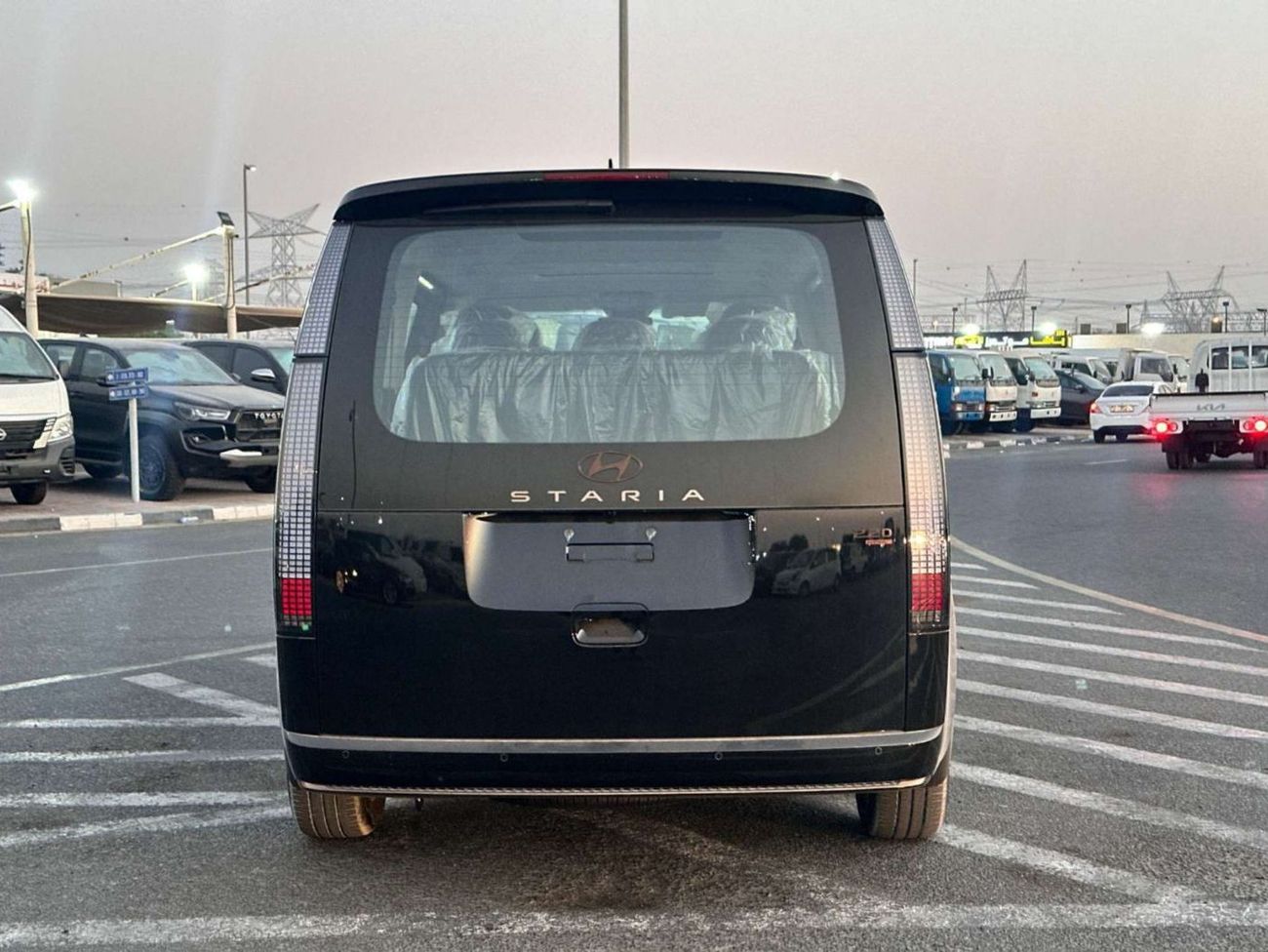 Hyundai Staria HYUNDAI STARIA 2.2L 4WD DIESEL MINIVAN 2025