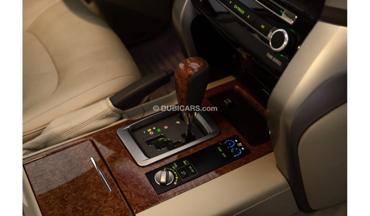 Toyota Land Cruiser VXR 2014 Toyota Landcruiser VXR 4.6L V8 / Full Service History