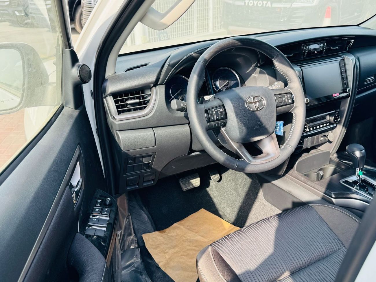 Toyota Fortuner TOYOTA FORTUNER 4.0L A/T B/O WHITE 2025