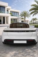 بورش تايكان Base