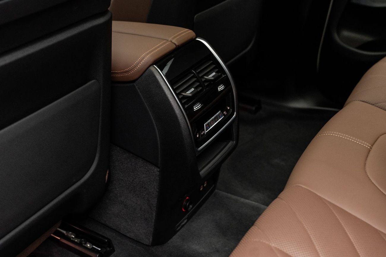 بي أم دبليو X5 M60i XDRIVE BUY NOW, PAY 2027 | THE BLACKLINE STANDARD | September 2029 Warranty + Service Contract,