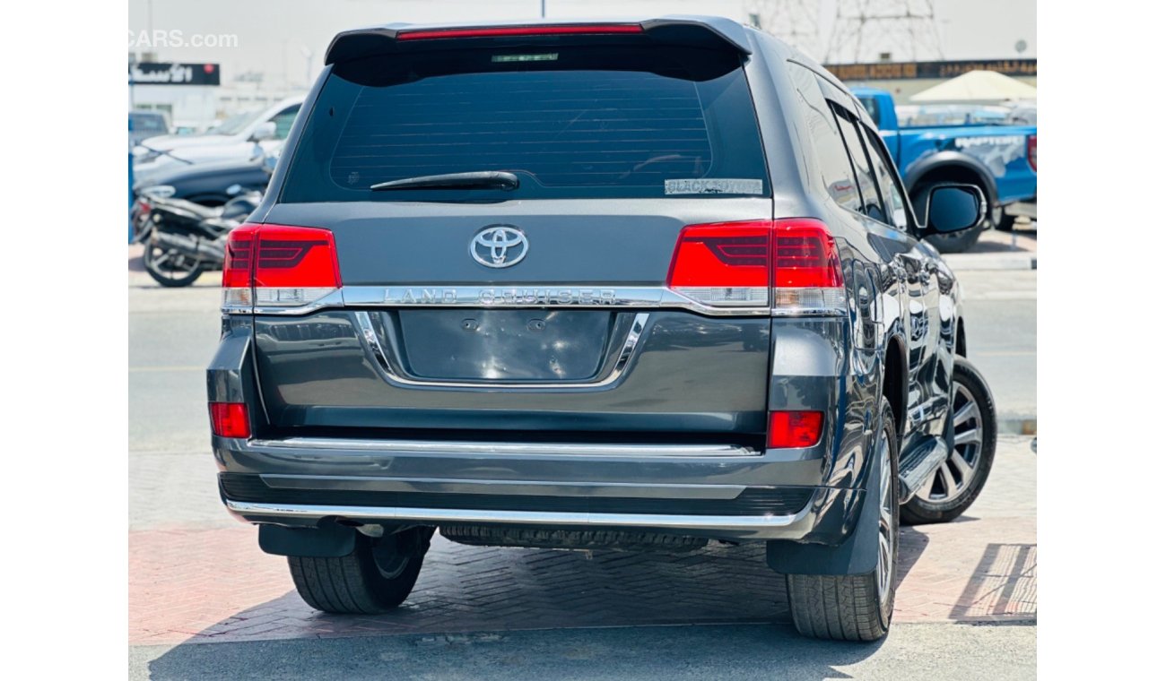 تويوتا لاند كروزر Toyota Landcruiser RHD Petrol  engine model 2008 grey color car very clean and good condition