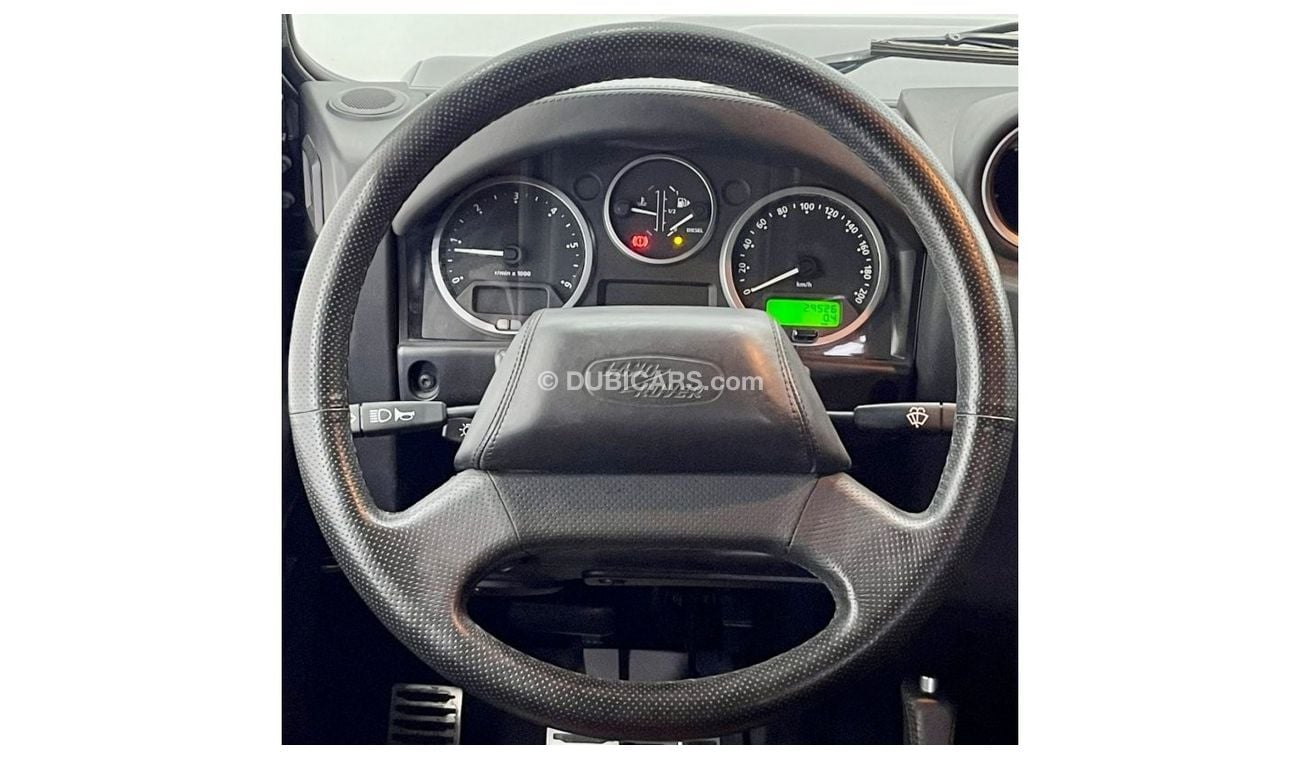 لاند روفر ديفندر 2016 Land Rover Defender 90, Full Service History, Warranty, GCC