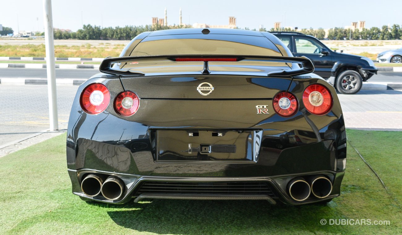 Nissan GT-R