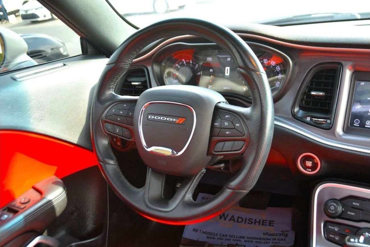 Dodge Challenger SXT Plus 3.6L THE MOST BEAUTIFUL COLOR/ FULL OPTION- SUN ROOF -ORGINAL AIR BAGS