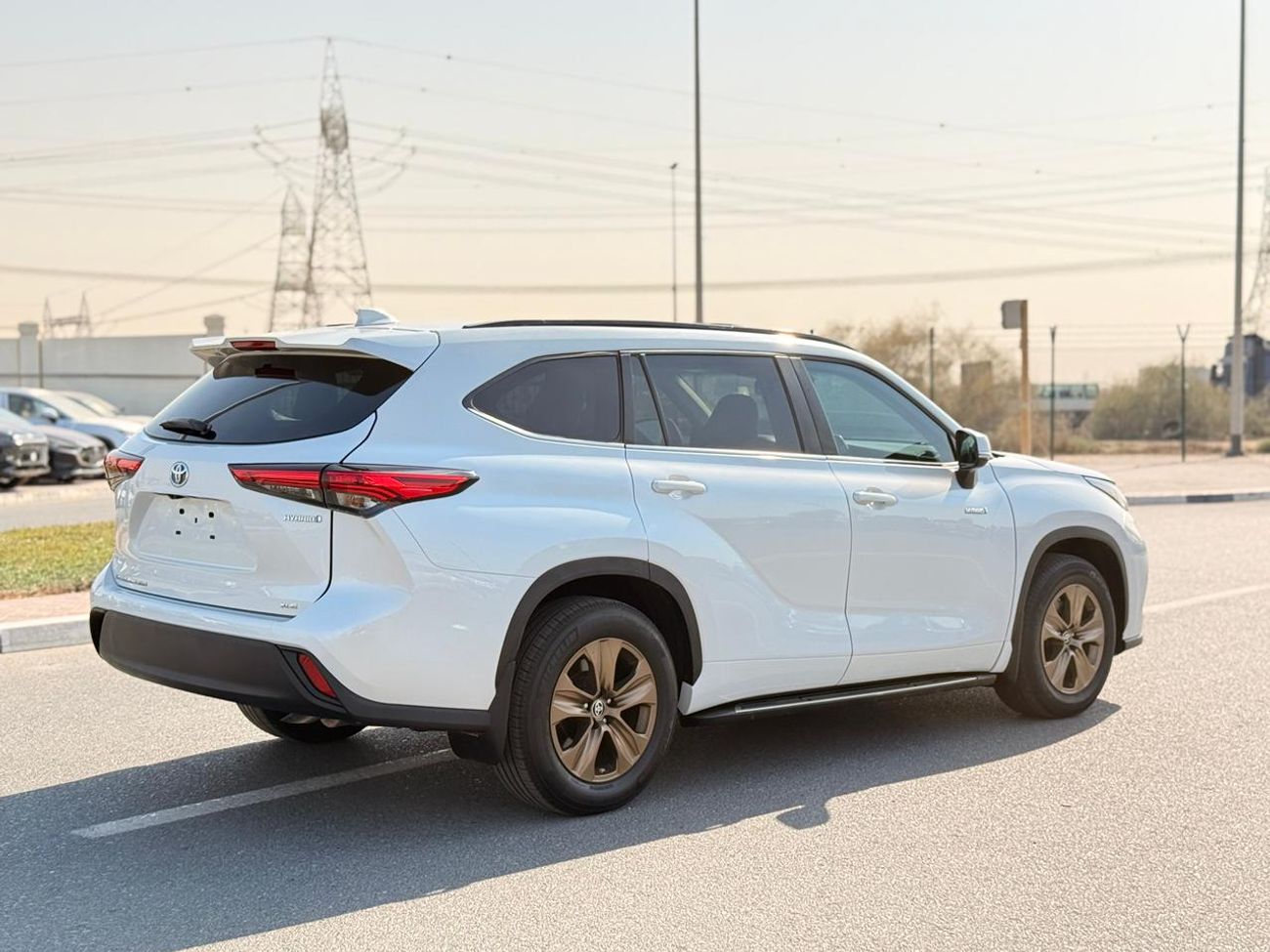 Toyota Highlander Hybrid Bronze Edition Full option 2023