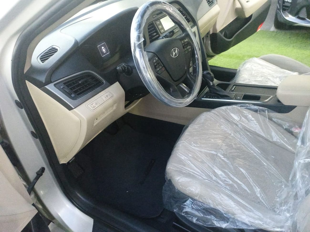 Hyundai Sonata SE 2.4L
