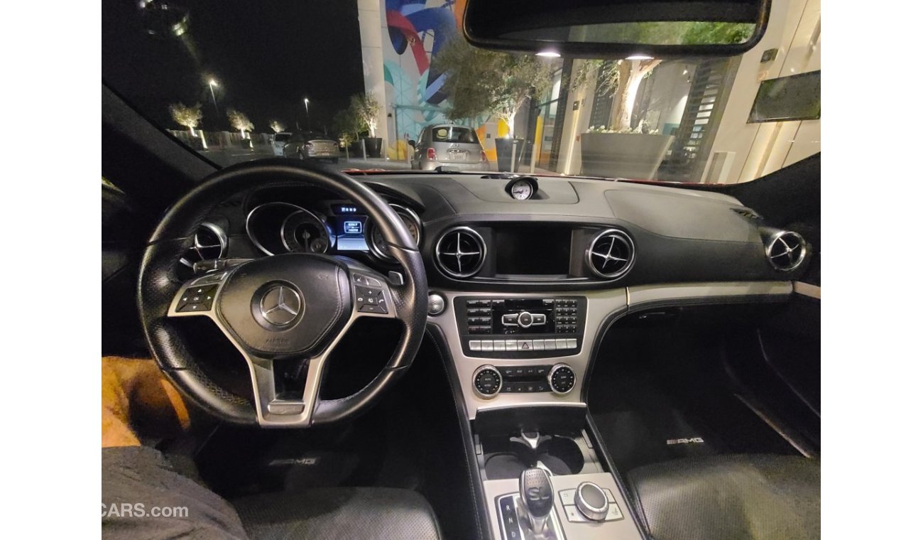 Mercedes-Benz SL 350 GCC , full option , 1 owner