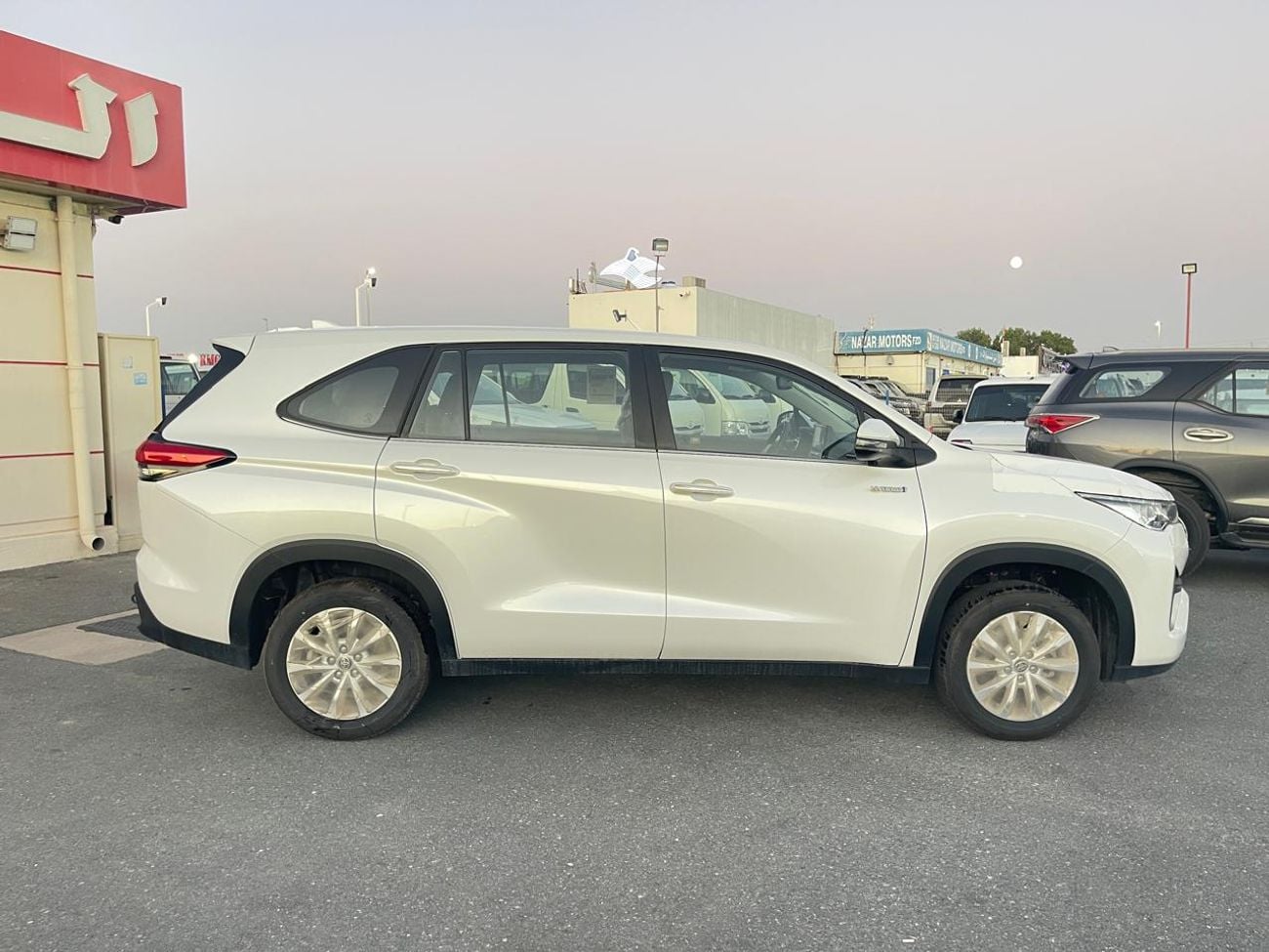 تويوتا إينوفا 2.0L HyCross 8S Hybrid