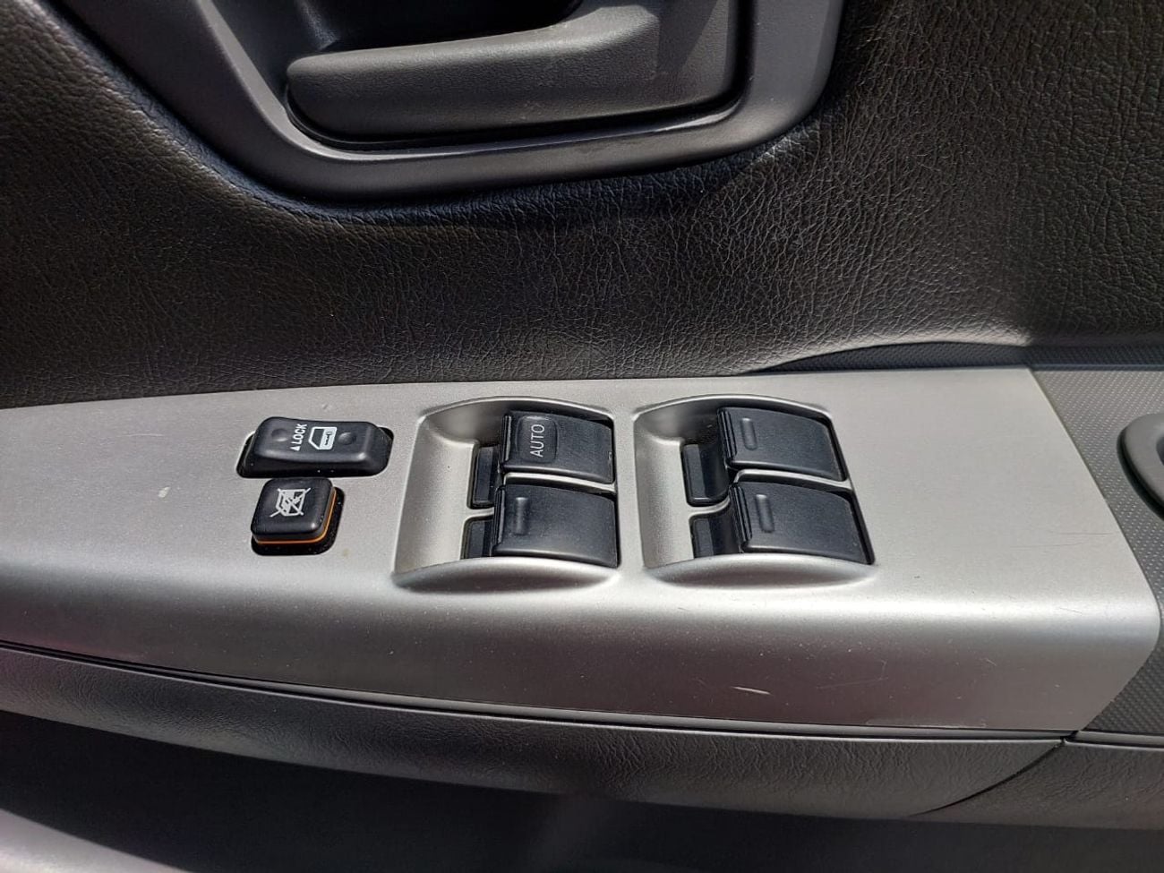 تويوتا هيلوكس TOYOTA HILUX PICK UP RHD 2013 MODEL 3.0 L DIESEL AUTOMATIC(PM34021)