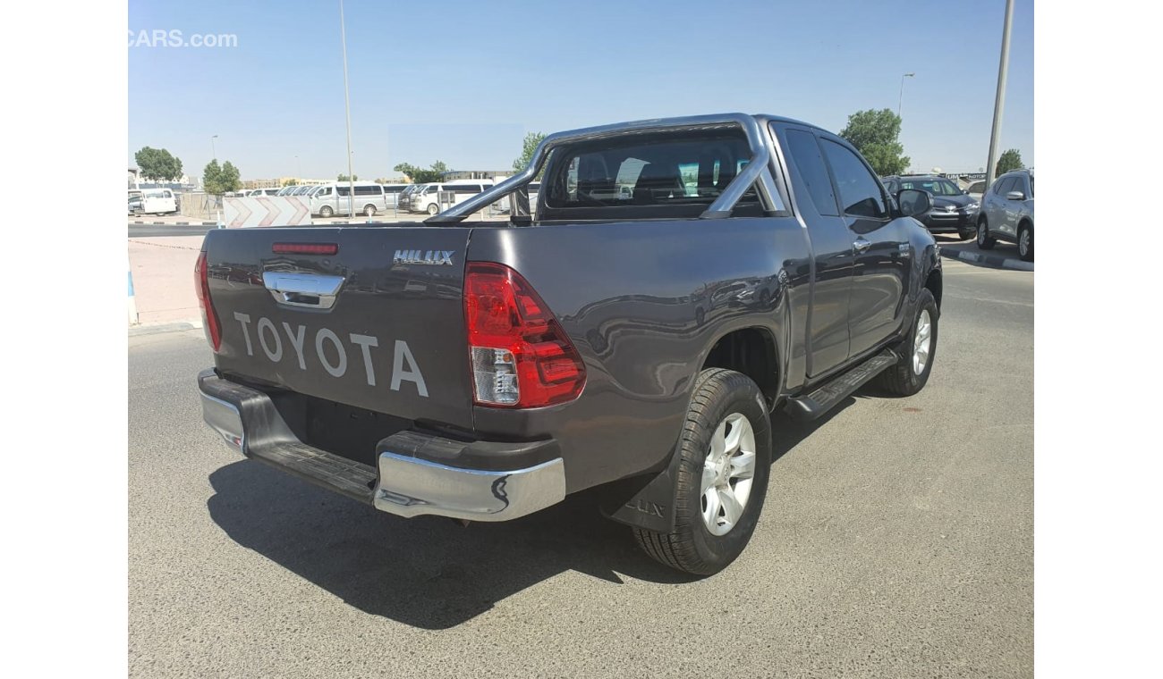 Toyota Hilux DIESEL 2.8L manual gear SMART CAB RIGHT HAND DRIVE (EXPORT ONLY)