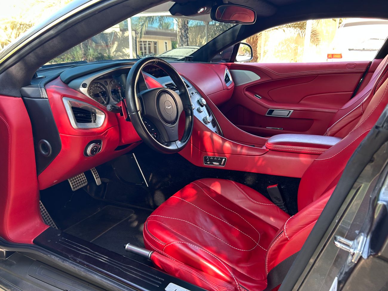 Aston Martin Vanquish