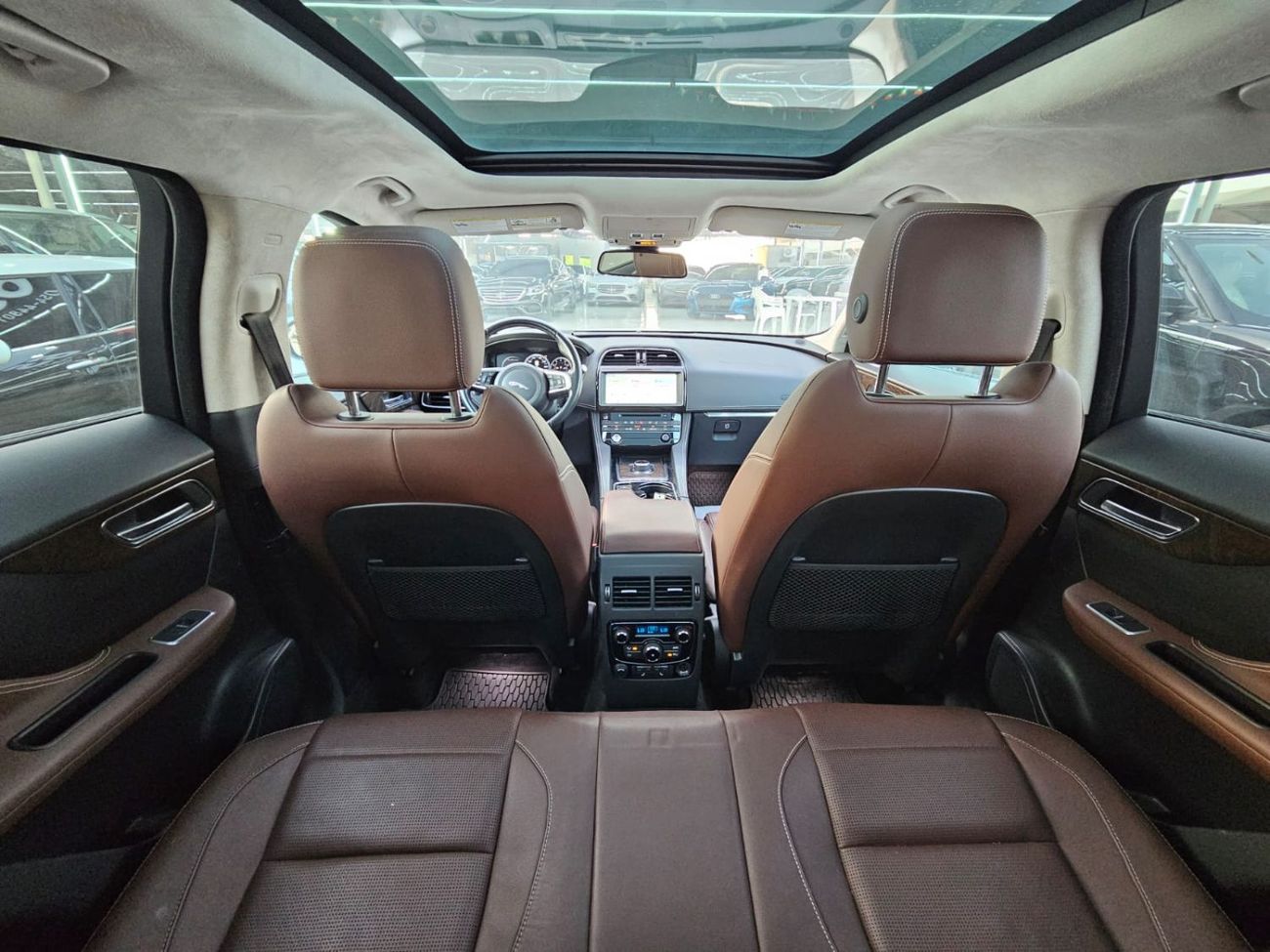 جاكوار F بيس S 3.0L (400 HP)