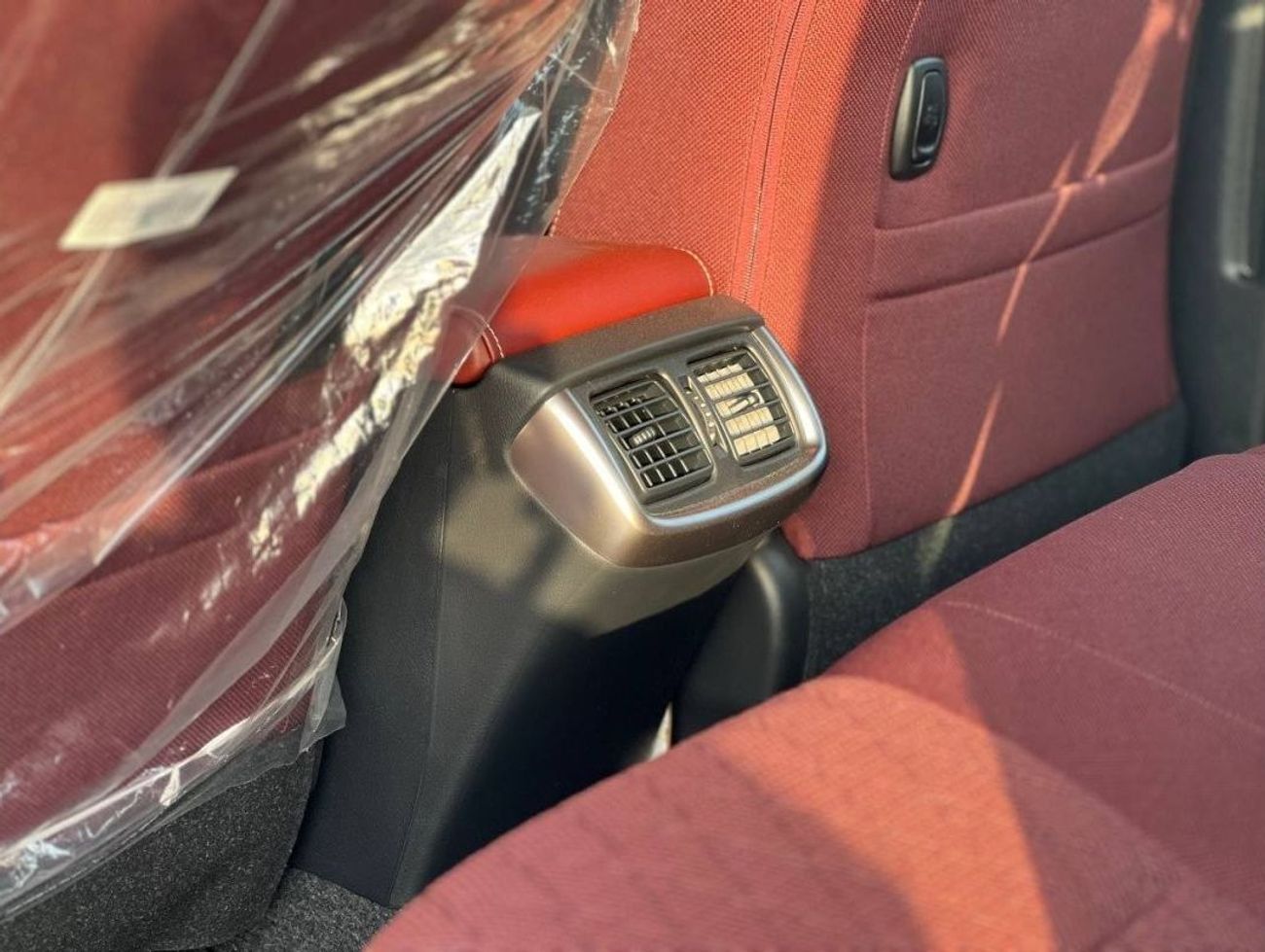 Toyota Hilux D/C 2.7L 4X4 PTR M/T // 2025 // HIGH OPTION WITH SEAT VENTILATION , LED LIGHT , POWER WINDOWS // SPE