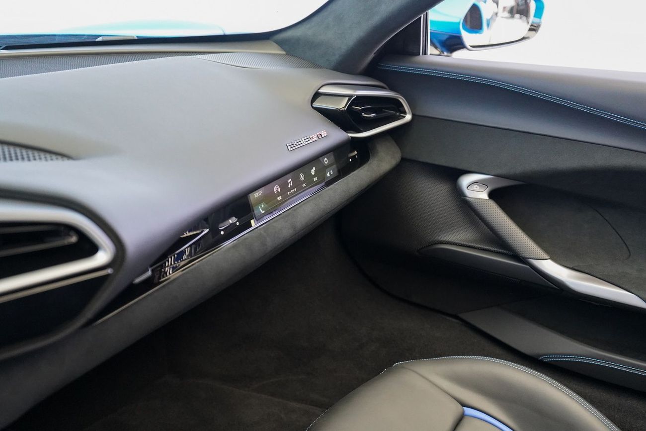 فيراري 296 GTS