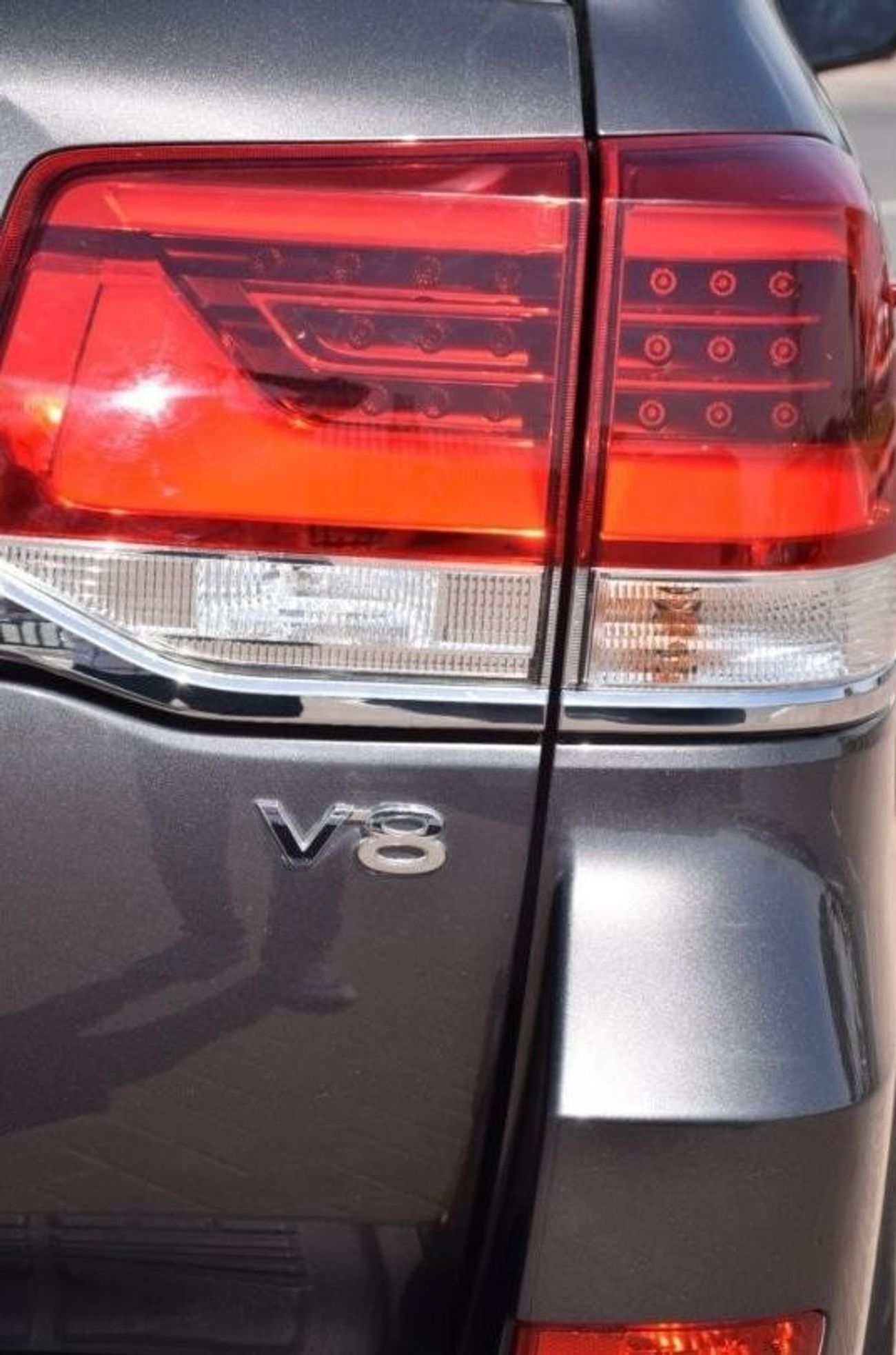 تويوتا لاند كروزر LC200 V8 Diesel 4.5L (Export Only)