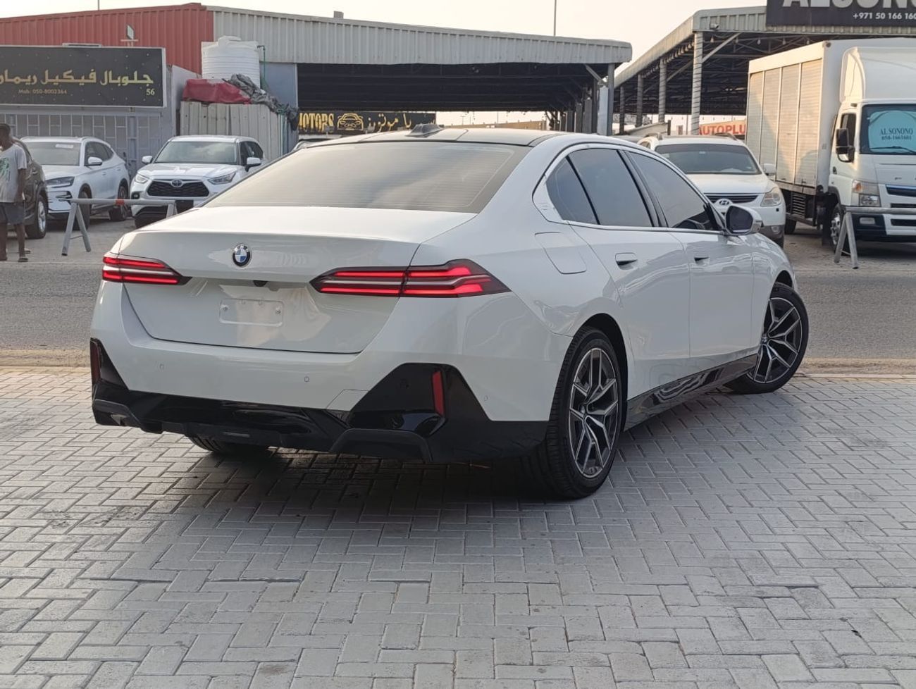 بي أم دبليو 520i BMW 520 i 2024 3.0
