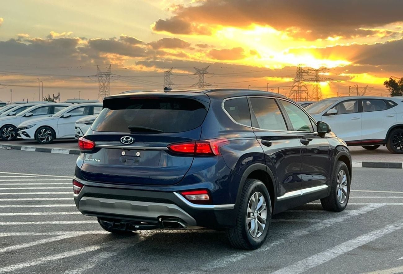 Hyundai Santa Fe STD (NON GCC) 2019 Hyndai Santafe Fe 2.4L V4 FWD - Rear Camera & Sensor