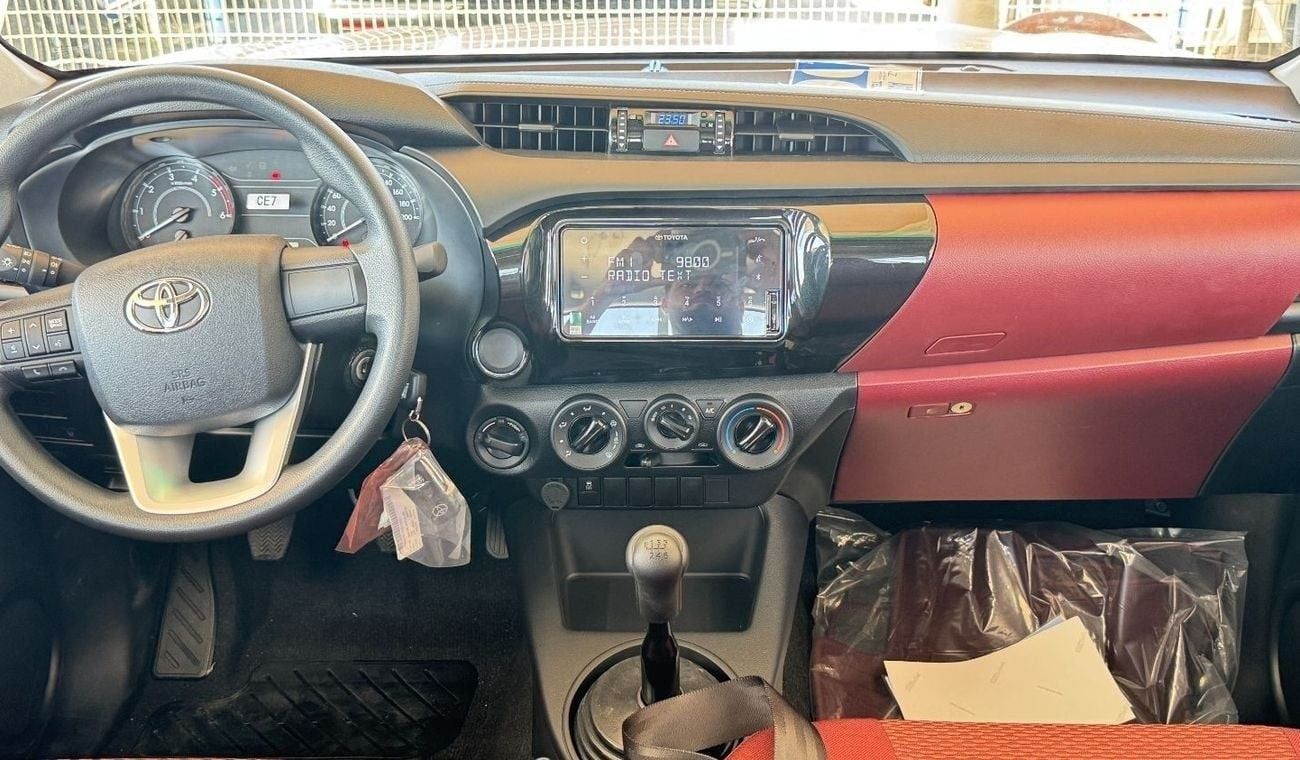 تويوتا هيلوكس TOYOTA HILUX DOUBLE CABIN MT DLX 2.4 MT 4x4 6 SEATER