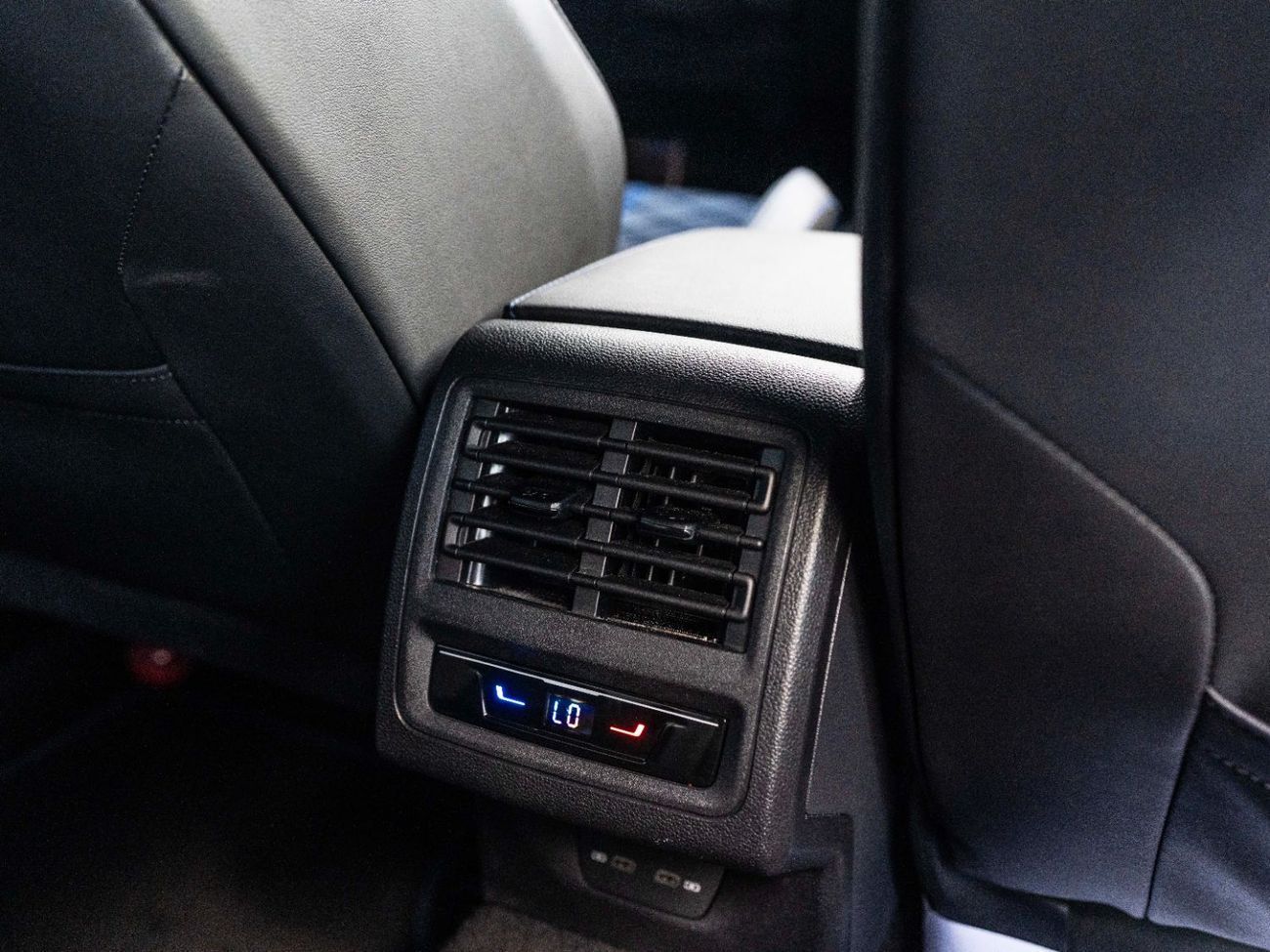 Volkswagen Golf R Base 2.0T