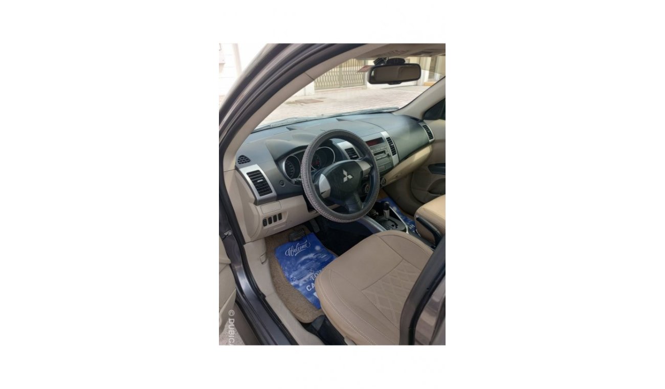 ميتسوبيشي آوتلاندر Mitsubishi outlander mid option with leader seat. New Mulkiya