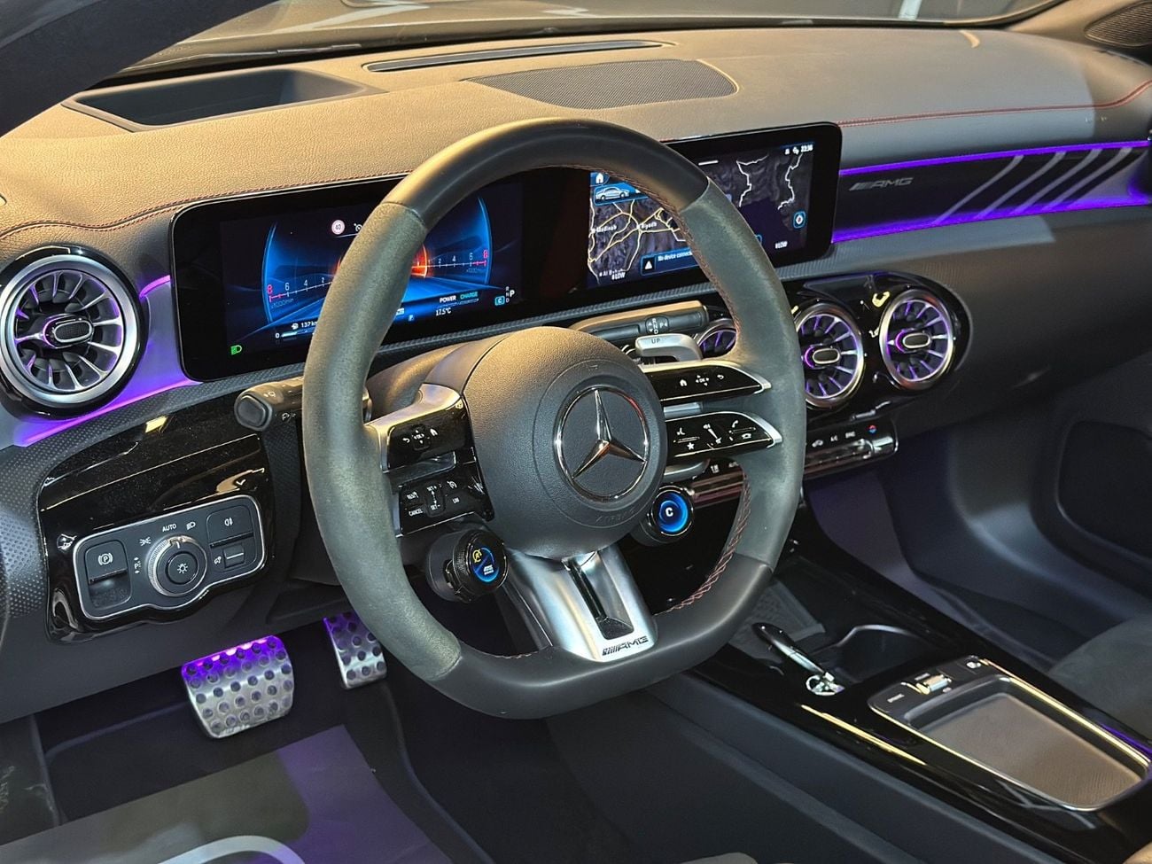 Mercedes-Benz CLA 35 AMG Premium + 2.0L MERCEDES-BENZ CLA 35 AMG | GCC | 2024 | UNDER WARRANTY & CONTRACT SERVICE (GARGASH) -