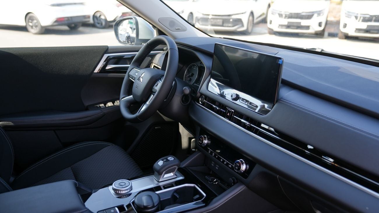 Mitsubishi Outlander HIGHLINE Brand New 2026 Mitsubishi Outlander Medium Line (G12) 2.5L | 7-Seater SUV | GCC Spec | Expo