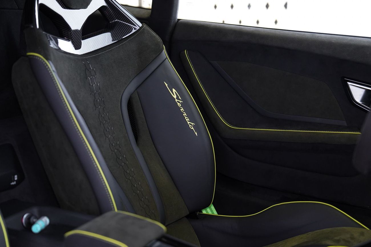 Lamborghini Huracan STERRATO 5.2L V10