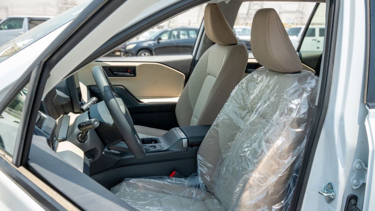 تويوتا راف ٤ GXR HEV 2026 Toyota Rav4 XLE 2.5L AT Hybrid (White-Beige)