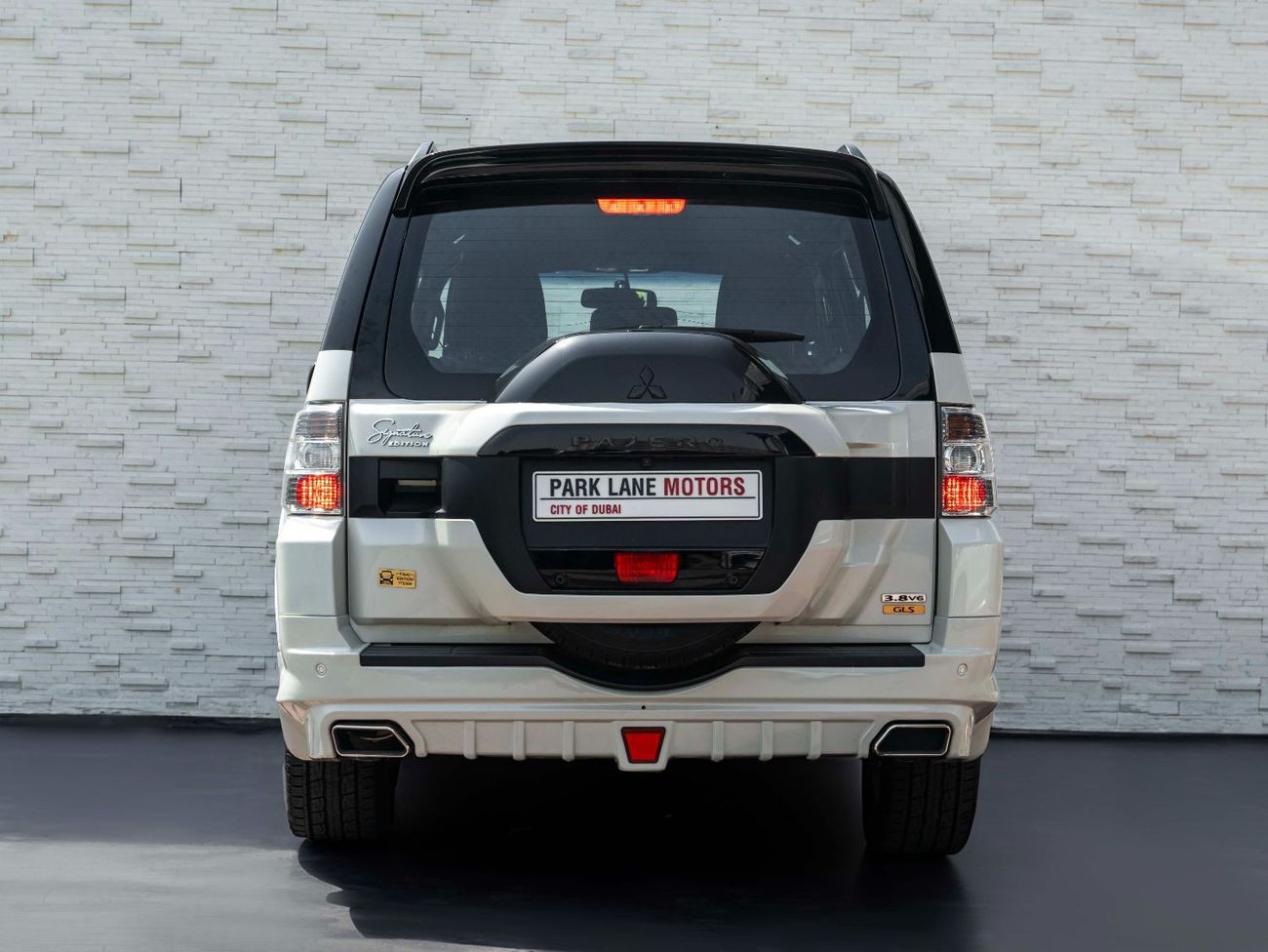 ميتسوبيشي باجيرو AED 2,044 PM • 3.8L PAJERO SIGNATURE - FINAL EDITION • ZERO KMS • MITSUBISHI WARRANTY UNTIL 2027