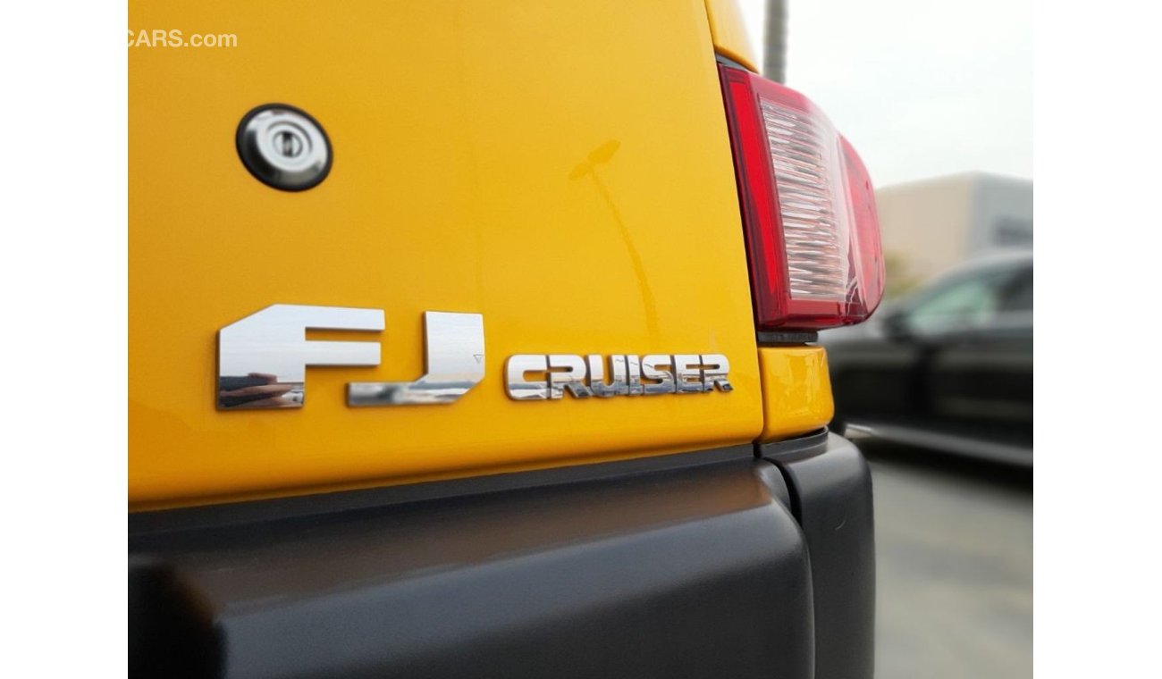 Toyota FJ Cruiser الإمارات الشارقة سوق الحراج الإمارات