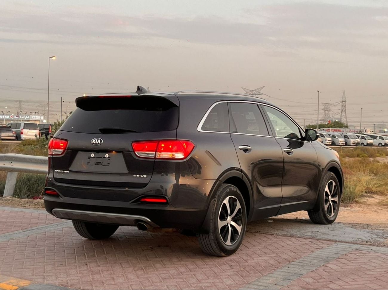 كيا سورينتو 2018 Kia Sorento Ex MidOption Full Automatic - 3.3L V6 - Rear Camera & Sensor - Leather  Seat - Auto