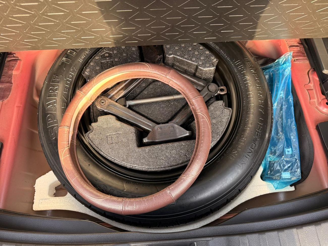 تويوتا راف ٤ XLE 2.5L