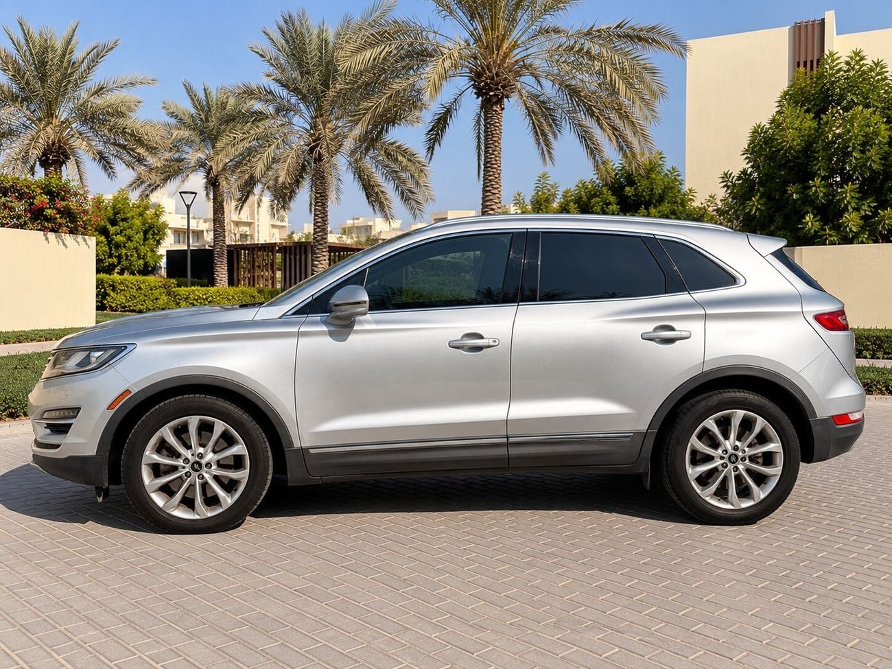 Lincoln MKC SELECT