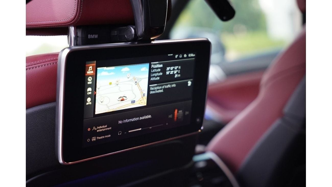 BMW X6M 2022 BMW X6 X-Drive 50i 4.4L GCC V8 M-Kit Carbon Fiber