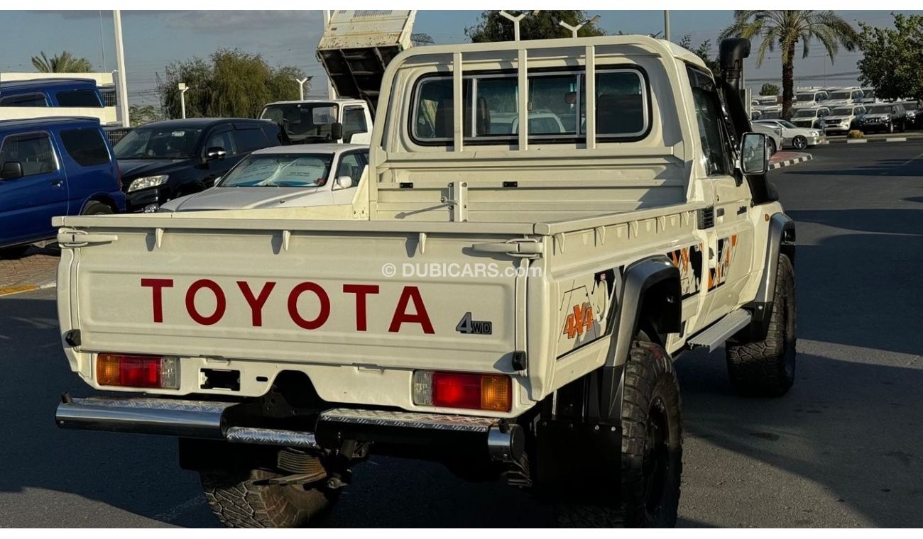 Toyota Land Cruiser Pick Up