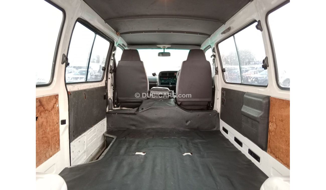 Toyota Hiace TOYOTA HIACE VAN RIGHT HAND DRIVE (PM1211)