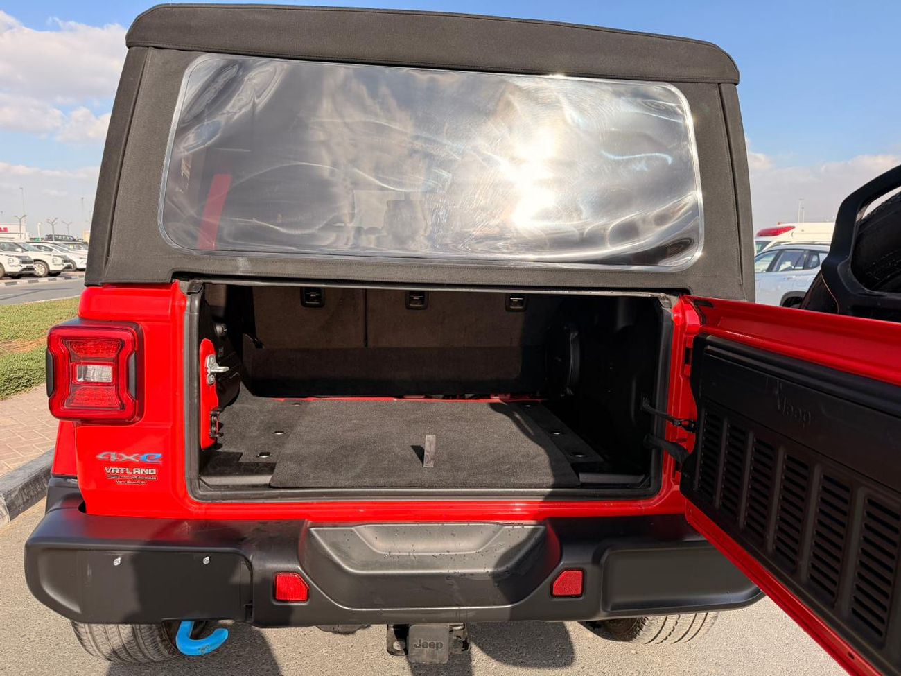 جيب رانجلر Unlimited Sahara 2.0L A/T