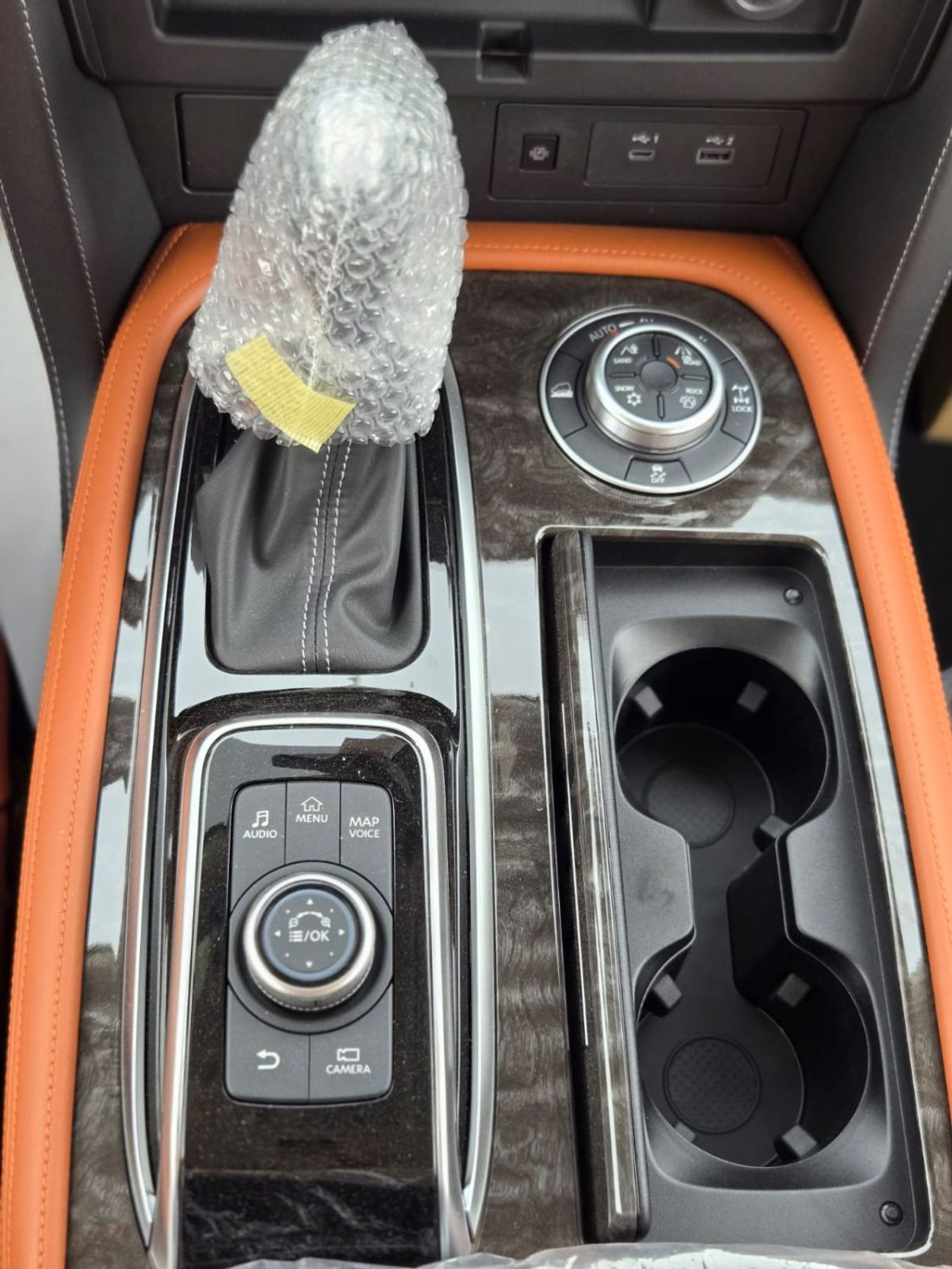 Nissan Patrol 4.0L V6 PLATINUM A/T 7 SEATER FULL OPTION