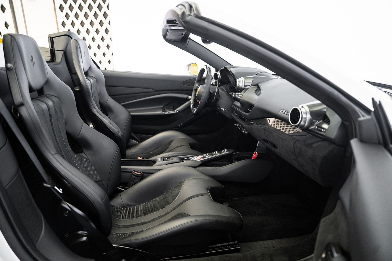 Ferrari F8 Spider 3.9T V8