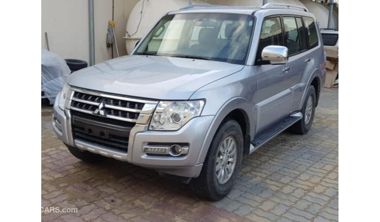 ميتسوبيشي باجيرو MITSUBISHI PAJERO V6 3.5L  ///// 2015 ///// GCC ///// WARRANTY//// ORIGINAL PAINT/////LOW MILEAGE!!