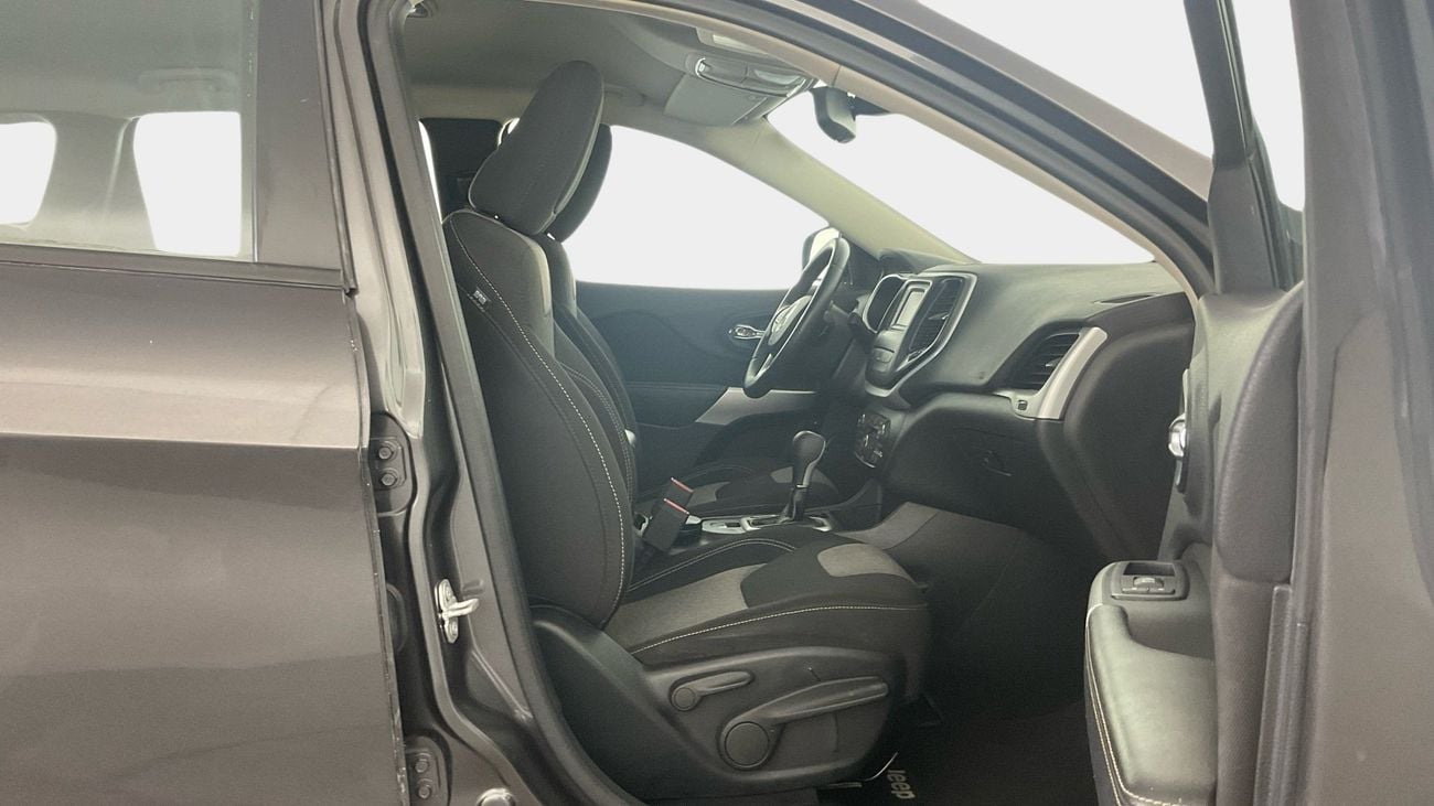 جيب شيروكي 3.2 SPORT X AUTO | شامل الضمان | 0 ﺪﻔﻋﺓ ﺃﻮﻟﻯ