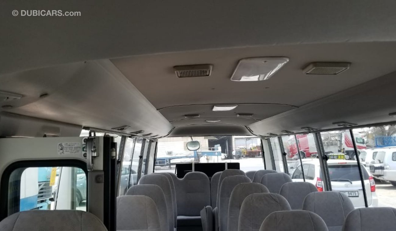 تويوتا كوستر 2014, Petrol, 29 Seats, Perfect in Condition [Left-Hand Drive]