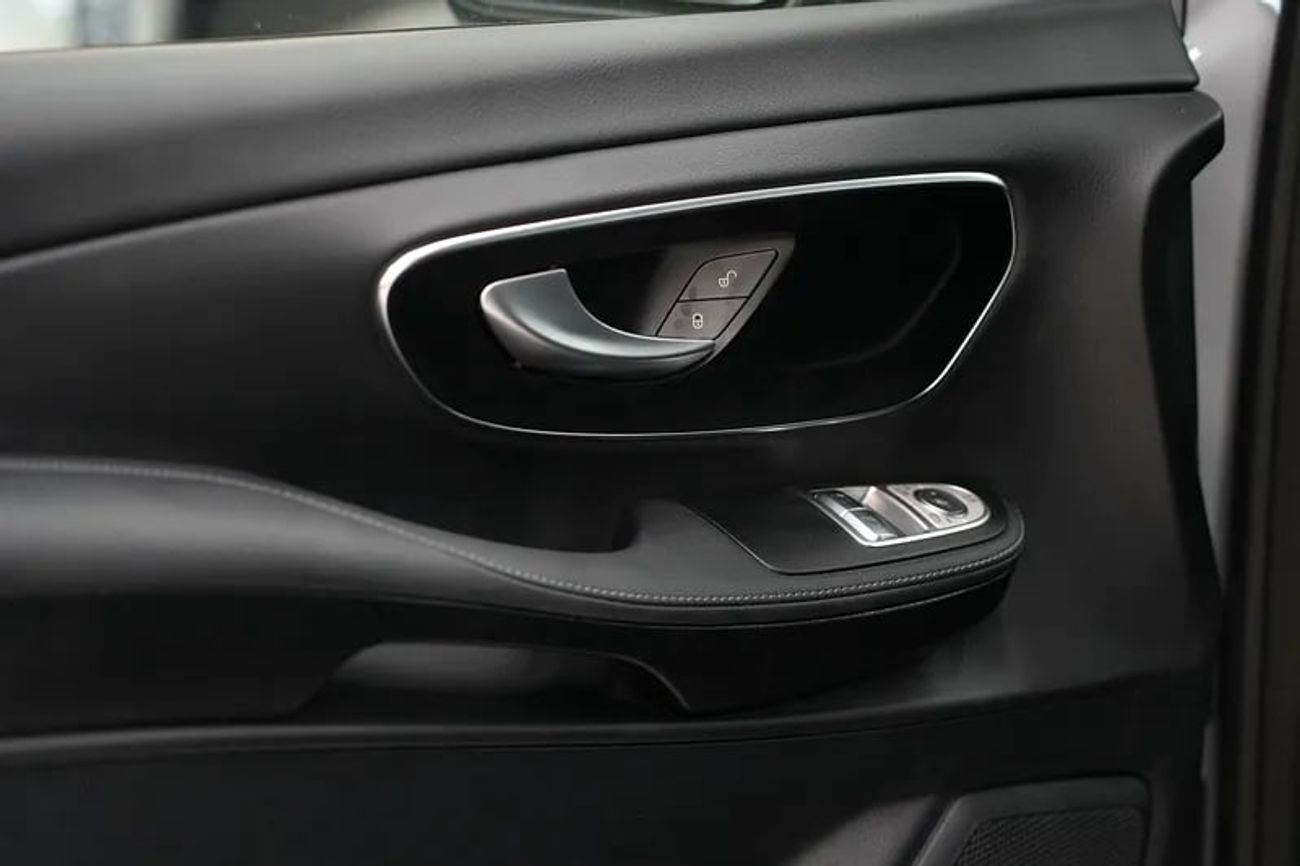 Mercedes Maybach V Class Maybach Mercede-Benz V 300 AVANTGARDE | GCC 0km | Agency Warranty | 360 View | 64 colors Ambeint Lights