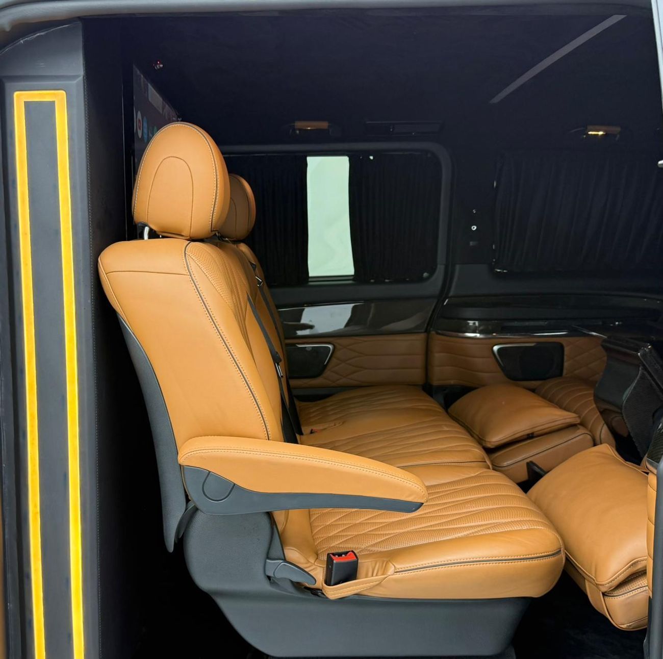Mercedes-Benz V 250 2023 Mercedes-Benz V250 Line Conversion, 1 Year Warranty Unlimited KM, Full Service History, GCC