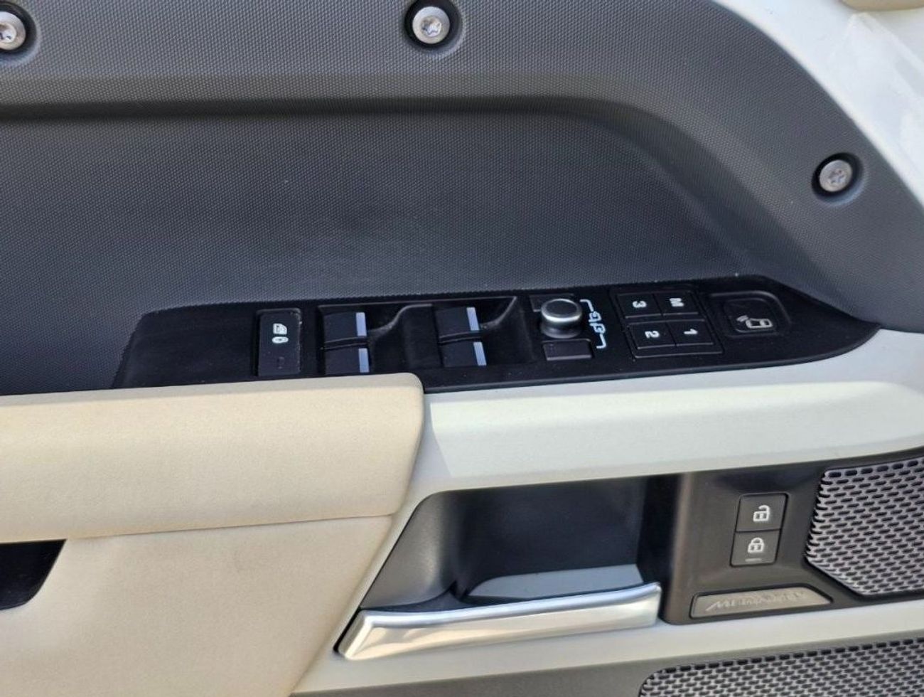 Land Rover Defender 110 X-Dynamic SE P300 110 SE P300