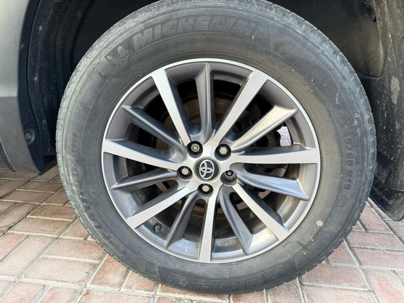 تويوتا هايلاندر 2018 TOYOTA HIGHLANDER XLE 4X4 AWD FULL OPTION  READY Black 5TDJZRFH6JS486422