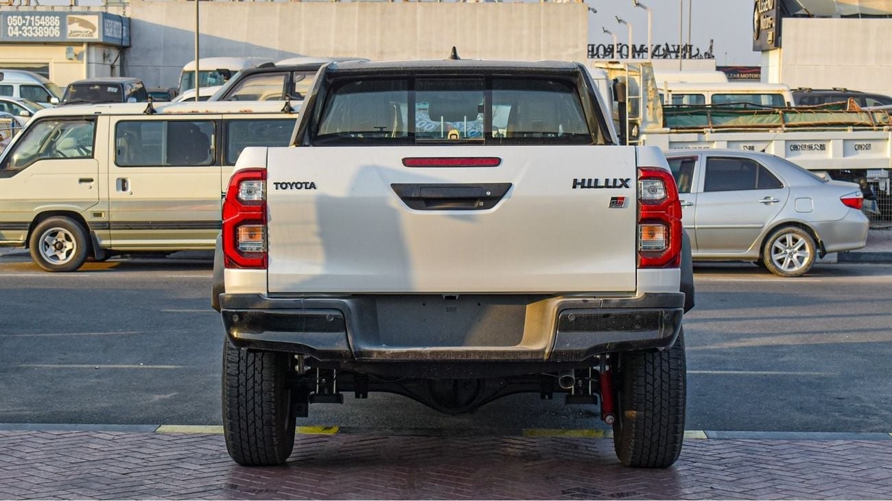 تويوتا هيلوكس GR Sport 4.0L V6